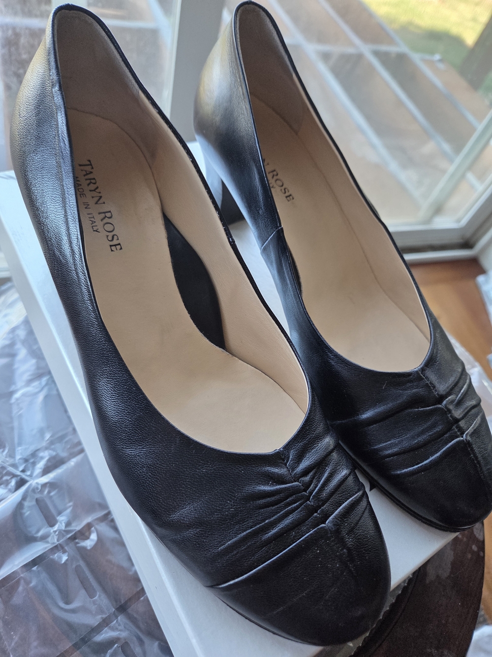 Taryn Rose Black Leather Rounded-Toe Pumps with Ruched Vamp